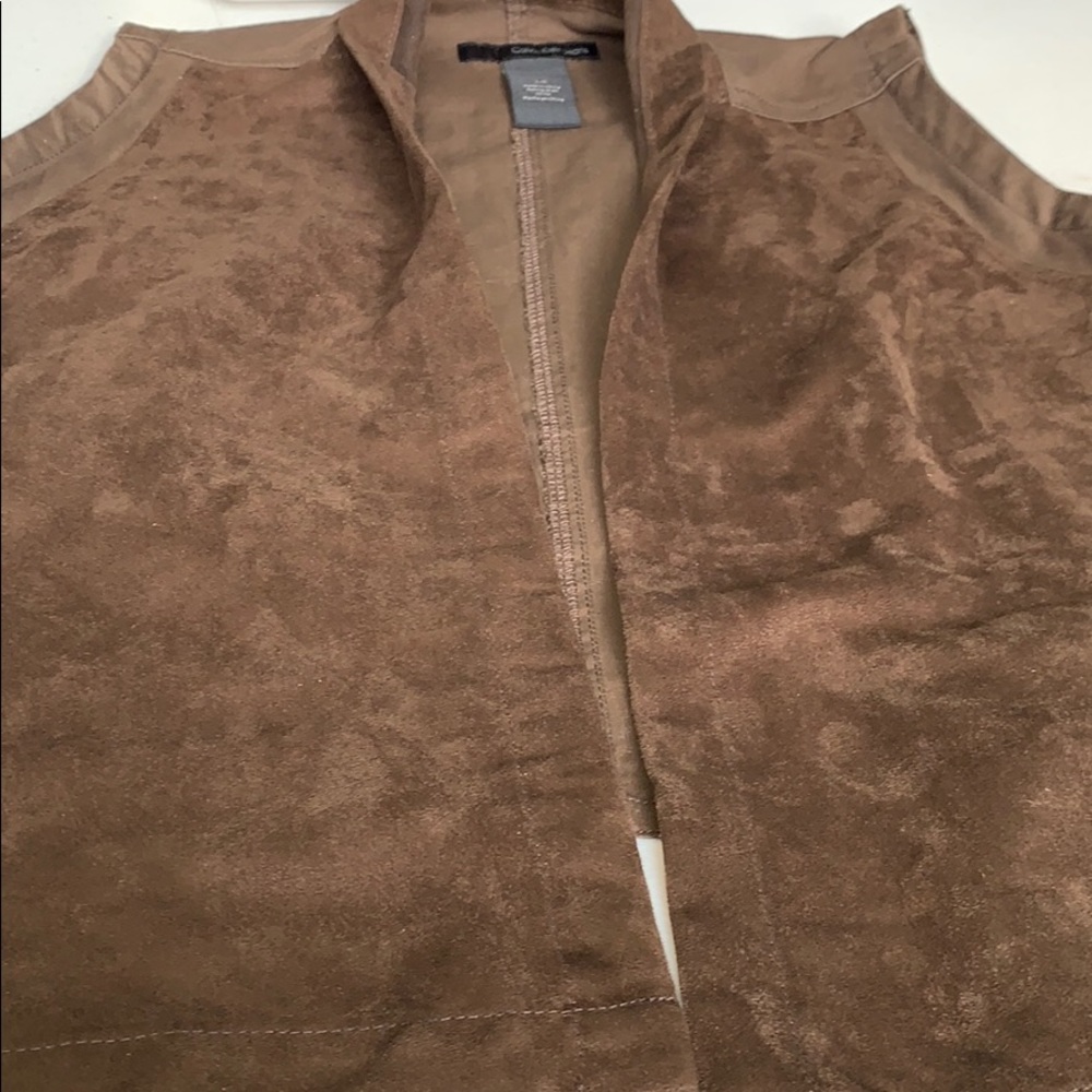Vest - Picture 2 of 2
